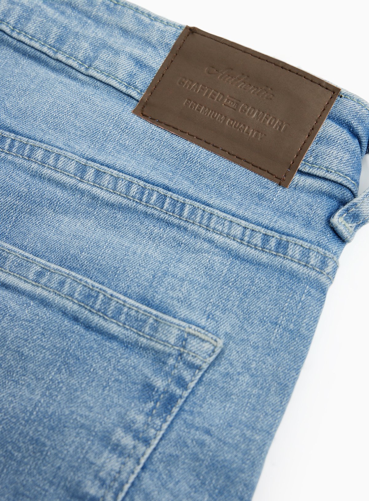 Light Denim Mid Slim Fit Jeans 38R - Image 4 thumbnail